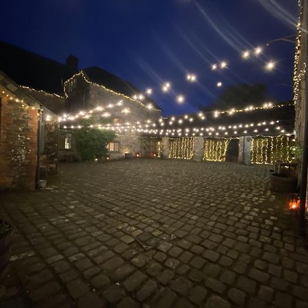 Ash Barton - Big Party House, No Curfew! Villa Wrafton Buitenkant foto